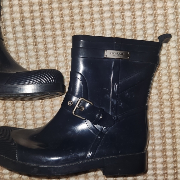 Coach "Lester"  Navy Size 7 Rain Boots with Buckle - Picture 2 of 7